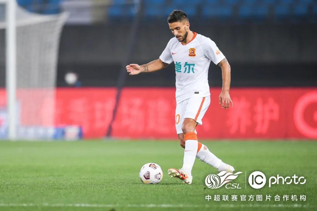 ملخص مباراة ليفربول وليدز يونايتدمواجهة مثيرة في الدوري الإنجليزي